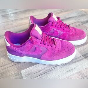 Nike Women's Fuchsia Sneakers